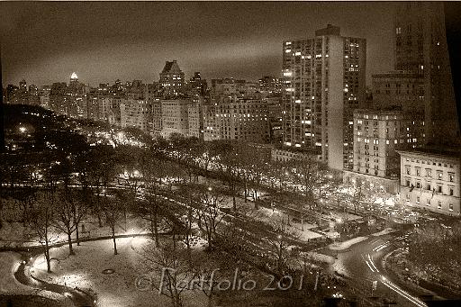 NewYork night scene bw.jpg